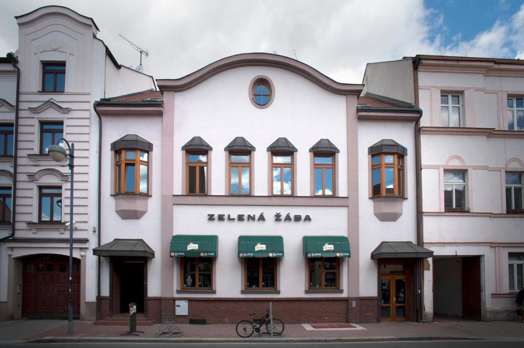 Penzion Zelena Zaba Hotel Pardubice Exterior photo